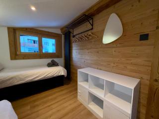 Penthouse Apartment, 3 Bedroom with Private Balcony - 3