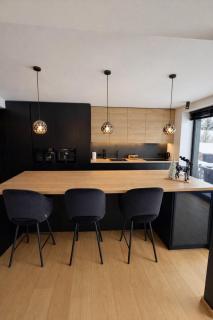 Willa Black Wood - 1