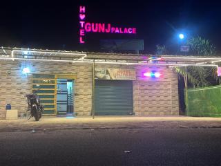 Hotel gunj palace - 1