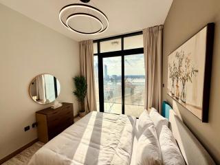 Walk to the Mall! Stylish 1 BR Retreat Maryah - 2