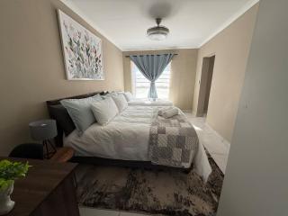 Olive and Oak Accommodation - 4