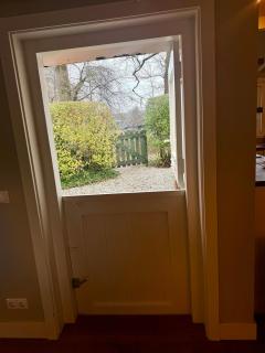 White cottage on the Vecht! Beautiful surroundings - 2