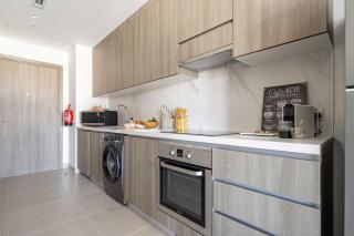 AUH499 - 217 Yas Golf - 0