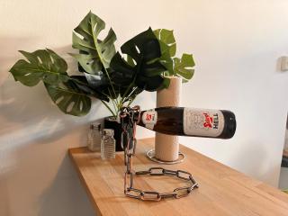 Modern Industrial Loft at Westbahnhof - Smart Beamer, Netflix & Long Stay Ready - 7