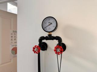 Modern Industrial Loft at Westbahnhof - Smart Beamer, Netflix & Long Stay Ready - 8