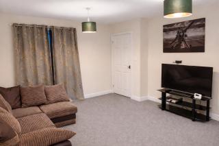 Cosy 2-Bedroom House - 8