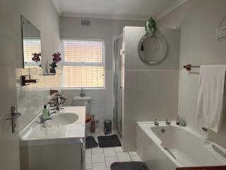 Shalom On The Bay - 5