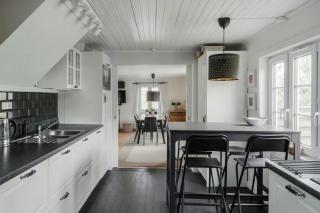 Swedish Cottage By Forest And Lake In Småland - 5