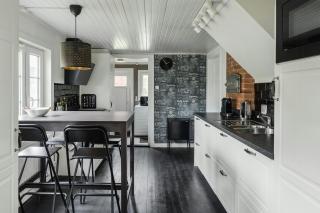 Swedish Cottage By Forest And Lake In Småland - 4