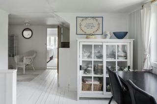 Swedish Cottage By Forest And Lake In Småland - 3