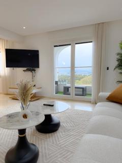 Family 3BR Sea View Apart Prime Location - 2