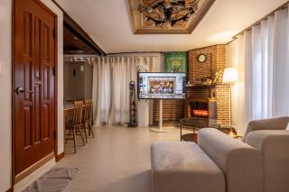 경복궁 광화문 명동 종로 동대문 홍대 지하철 도보3분 방3 침대5 10명 가족 단체 가능 - 0