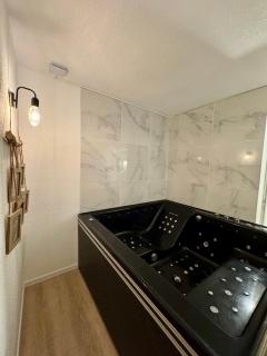Villa front de mer et jacuzzi privatif - 1