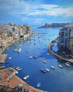 Bright and Spacious 2 Bedroom Apt in St Julians, Steps from Spinola Bay - 3