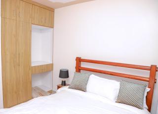 KYM'S superstays - 4