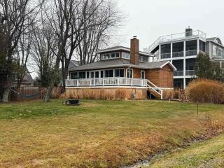 Golden Hour Lakefront Retreat - Fire Pit - Pets - 0