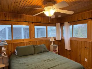 Golden Hour Lakefront Retreat - Fire Pit - Pets - 5