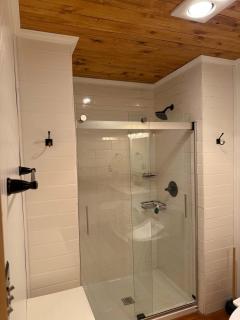 Golden Hour Lakefront Retreat - Fire Pit - Pets - 2