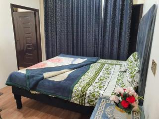 Hotel Al Bayan Lahore - 1