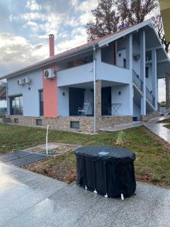 Lakeview Apartment & Spa - 8