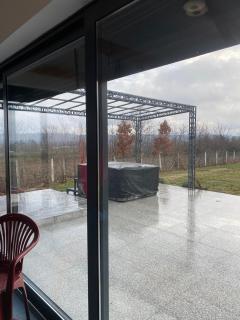 Lakeview Apartment & Spa - 1