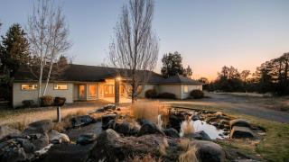 Powell by AvantStay Secluded Home only 10 Mins from DT Bend w Hot Tub - Bend - 9