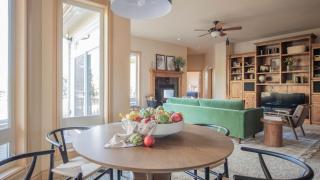 Powell by AvantStay Secluded Home only 10 Mins from DT Bend w Hot Tub - Bend - 2