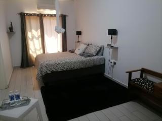 Victoria Falls African Guest House - 1