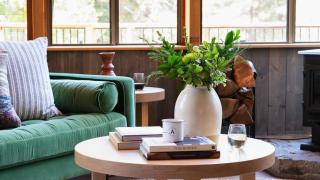 Timberline by AvantStay Stunning Chalet Cabin w Hot Tub Pool Table Home Theater - 3