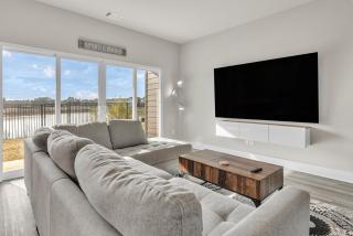 Saketh Lake Retreat - 9