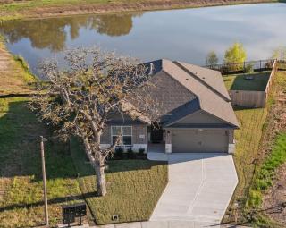 Saketh Lake Retreat - 6