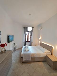 Stefanie Home Boutique - 1