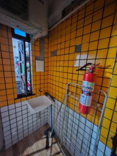 Flat na Praia de Itapuã no Terreo com AR-Condicionado - SEM TAXAS - 9