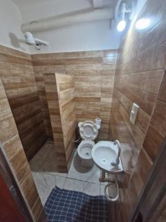 Flat na Praia de Itapuã no Terreo com AR-Condicionado - SEM TAXAS - 1