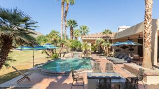 Moonshine by AvantStay Modern Stylish Estate w Bar Fire Pit Hot Tub 5 bd - 8