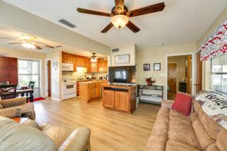 Papas Lakefront Hideaway - 6