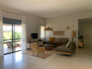 Countryside Charm House - 8