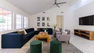 Casa Piña by AvantStay Vibrant Palm Springs Oasis w Colorful Stylish Design - 2