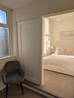 Bright 1-Bed Flat, Free Parking, Easy City Access - 5