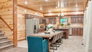 Bluestem Bluebell by AvantStay Incredible Views w Large Balcony Indoor Pool - Sevierville - 1