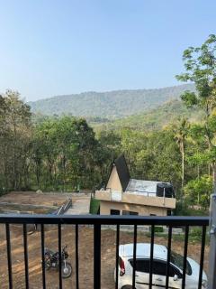 Zerahs Villa - Athirappilly - 8