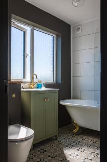 Cathedrals View - 2-4 bed Top-floor Apt in Exeter - Self Check in, Free Parking! - 6