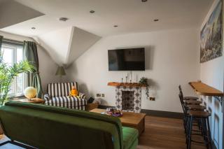 Cathedrals View - 2-4 bed Top-floor Apt in Exeter - Self Check in, Free Parking! - 7