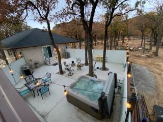 CZ Romantic Medicine Park Coastal Escape w HotTub - 5