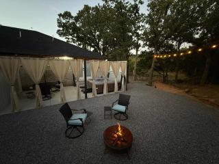 Cozy Medicine Pk Hideaway Hot Tub & Festivals BZ - 5