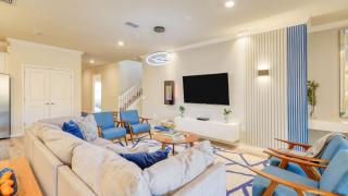 Ever After by AvantStay Pop Culture Design Pool - 1