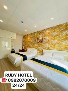 Ruby Hotel - 3