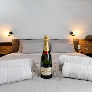 Hedonia Luxury Rooms - 0