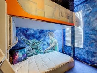 Relaxing Retreat Villa Sleeps 22 - 2