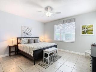 Cozy Calm Cottage - 8